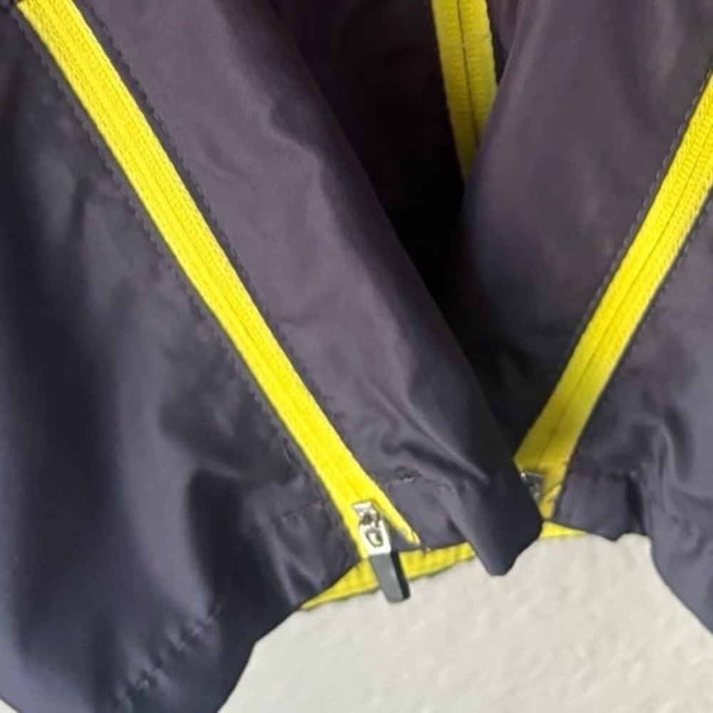 Danskin lightweight windbreaker Large (12-14) - Picture 4 of 11